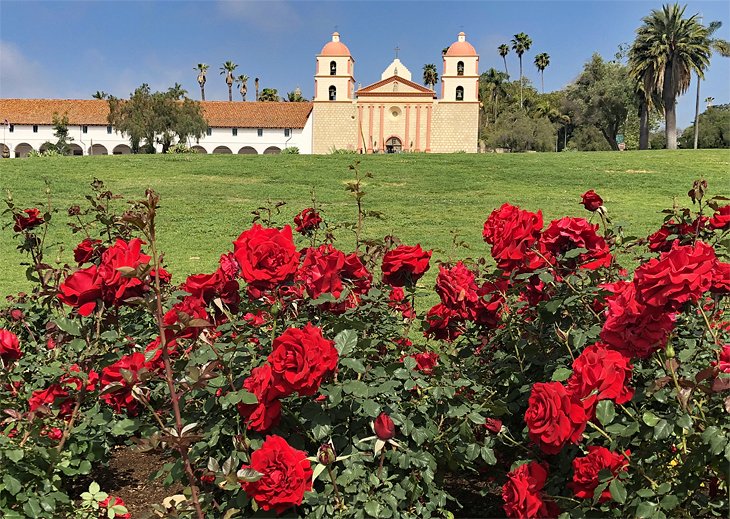 Jardín de rosas de la misión Santa Bárbara