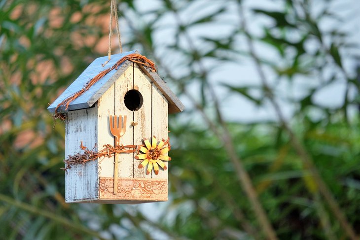 Una casita para pájaros hecha a mano