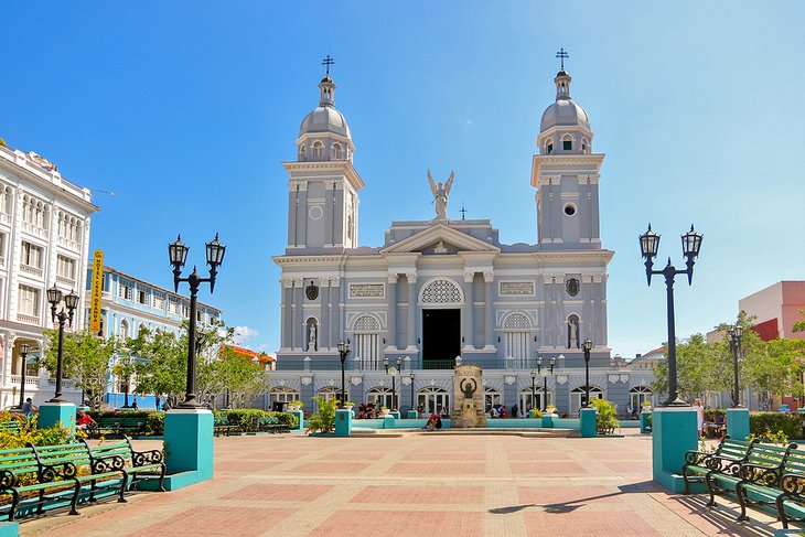 Catedral de Nuestra Señora de la Asunción y Parque Céspedes en Santiago de Cuba