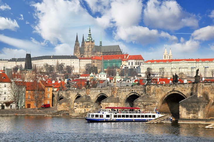 Crucero por el río Moldava en Praga