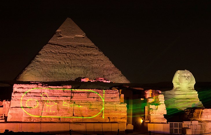 Espectáculo de luces en las pirámides de Giza