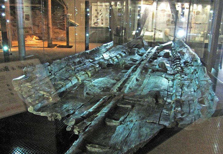 Barco de madera de la Edad de Bronce en el Museo de Dover