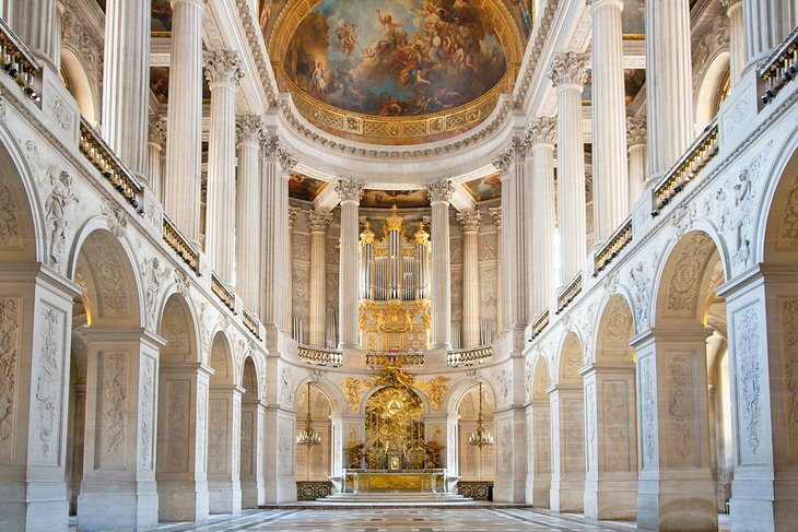 Gran salón de baile en el castillo de Versalles