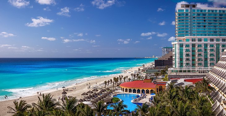 Hoteles de lujo frente al mar, Cancún