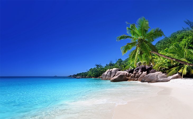 Una prístina playa tropical en la isla de Praslin