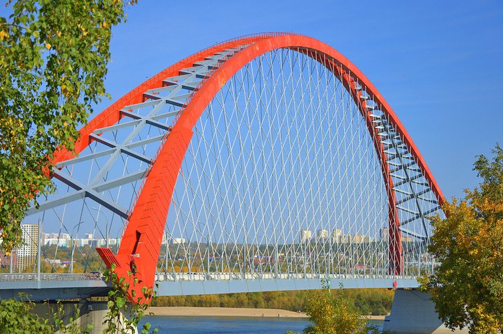 Puente sobre el río Ob en Novosibirsk
