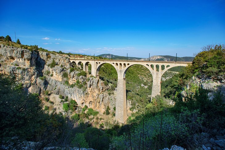 Viaducto de Varda