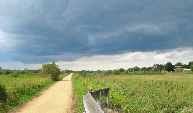 Nubes de tormenta sobre el Military Ridge State Trail