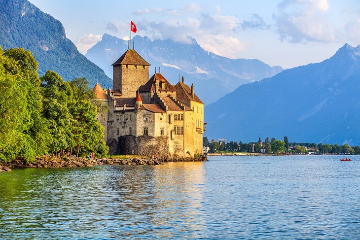 Castillo de Chillon a orillas del lago de Ginebra