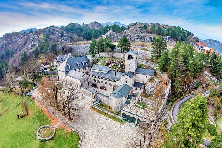 Vista aérea del Monasterio de Cetinje